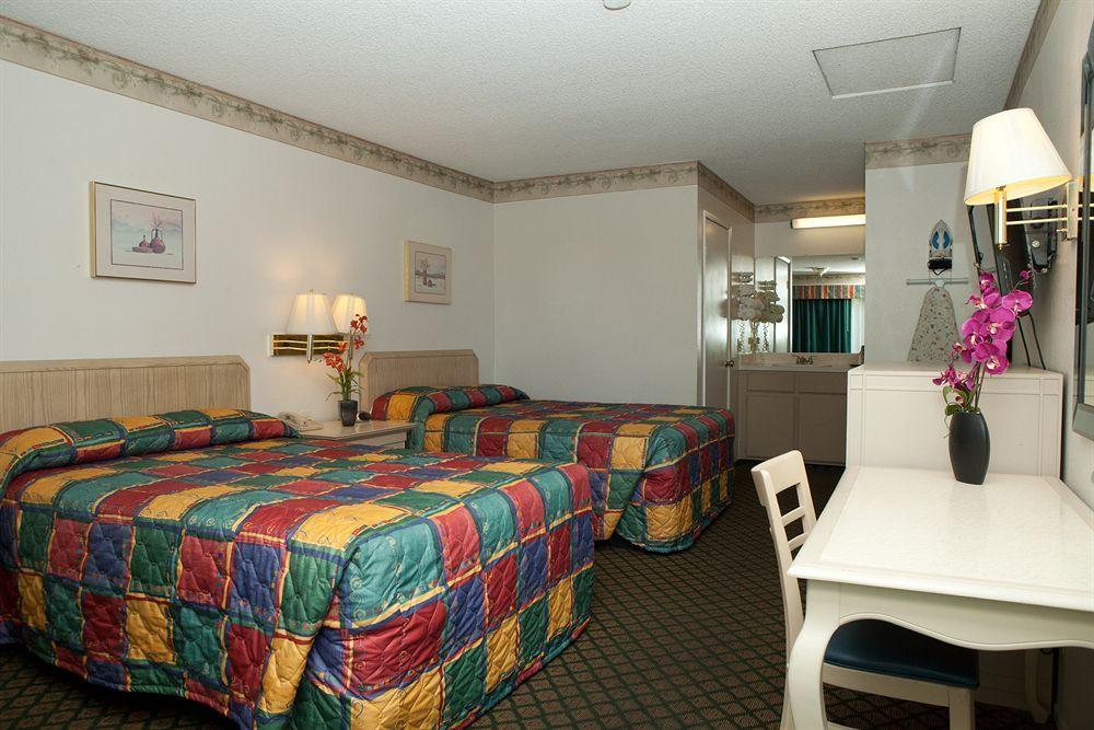 Town House Motel Lancaster Zewnętrze zdjęcie