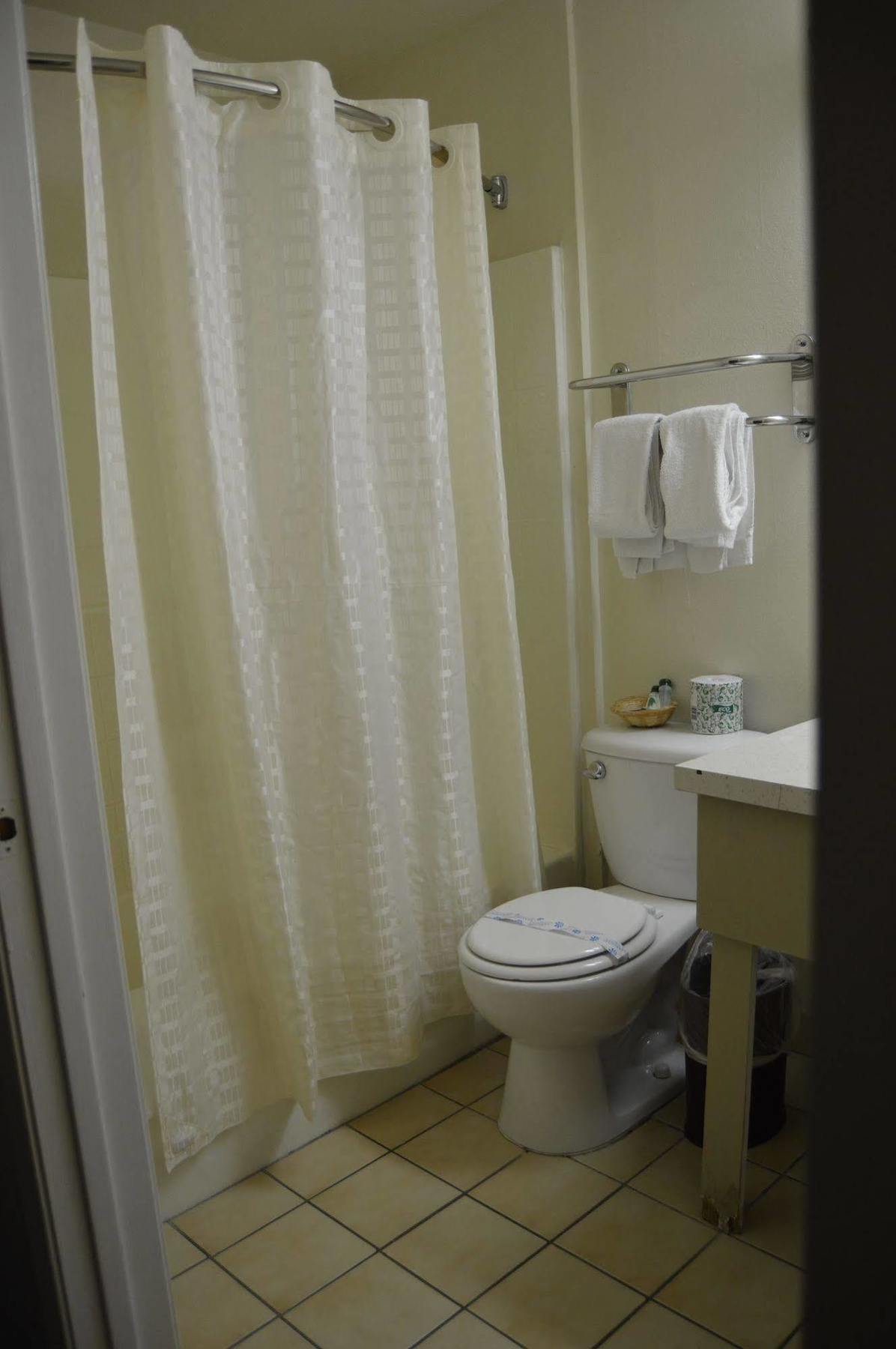 Town House Motel Lancaster Zewnętrze zdjęcie